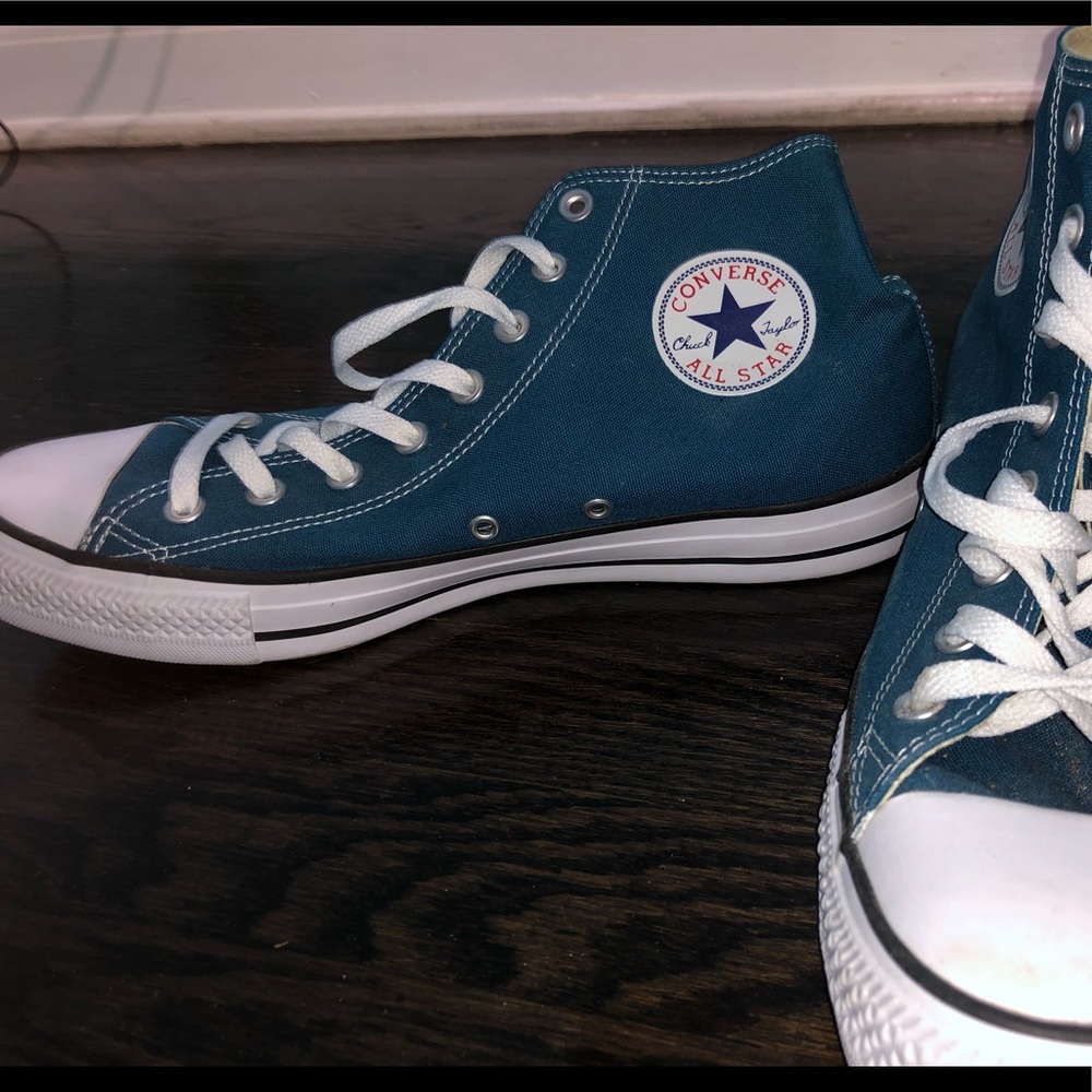 dark blue converse